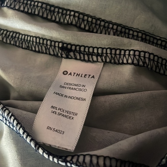 ATHLETA Women’s Running Shorts Size 0 - Picture 4 of 5